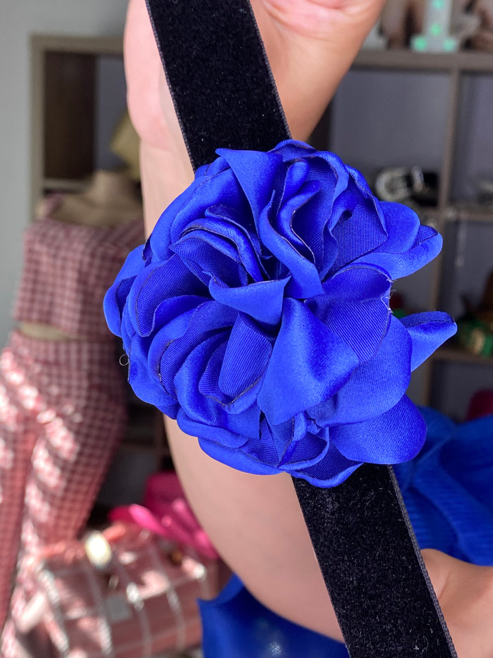 Collar Chocker Flor Azul Marino Velvet Negro (#269)